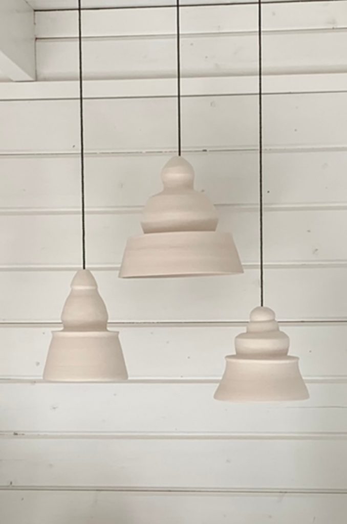 suspensions_trio_blanches_fil_noir_imelceramics_ceramique