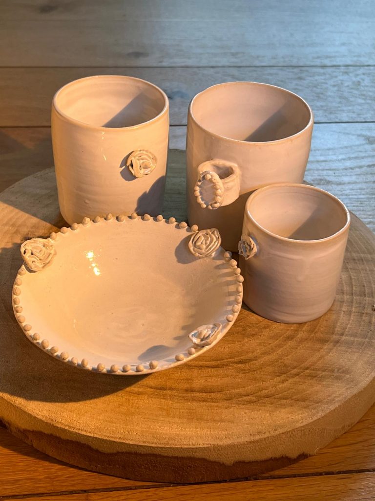 Imel_ceramics_assiettes_tasses_fleurs